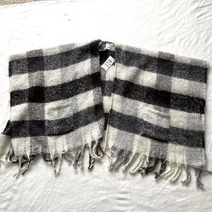 Shawl/Wrap-new with tags